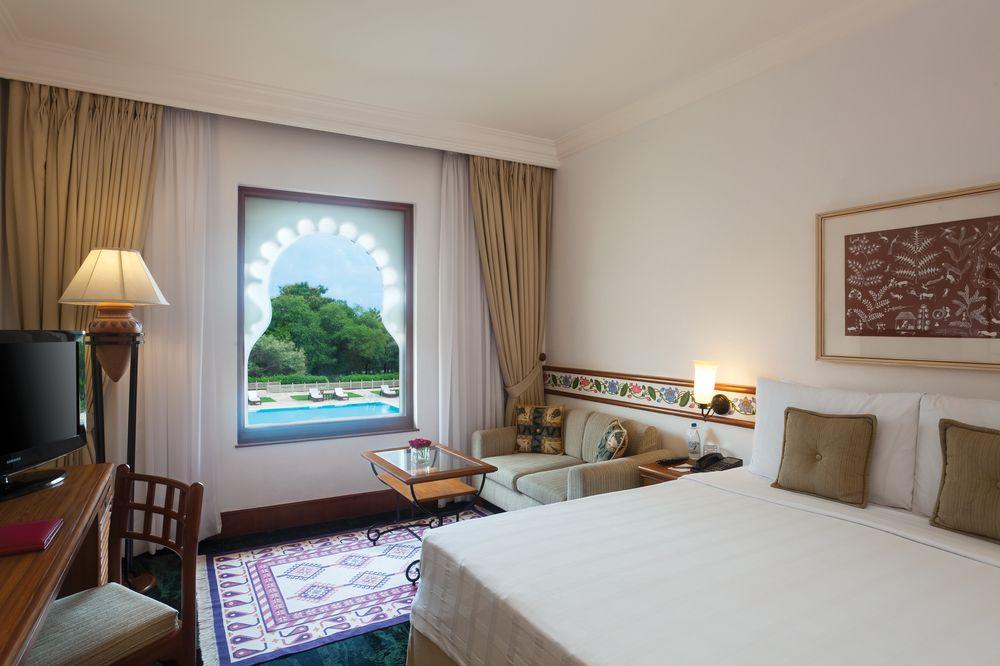 โรงแรมไทรเด้นท์ อุไดปัวร์ อุเดเปอร์ ภายนอก รูปภาพ A room at the Taj Mahal Palace