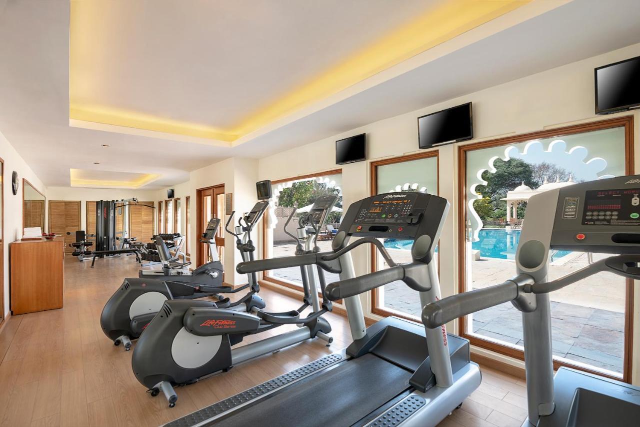 โรงแรมไทรเด้นท์ อุไดปัวร์ อุเดเปอร์ ภายนอก รูปภาพ The gym at the hotel