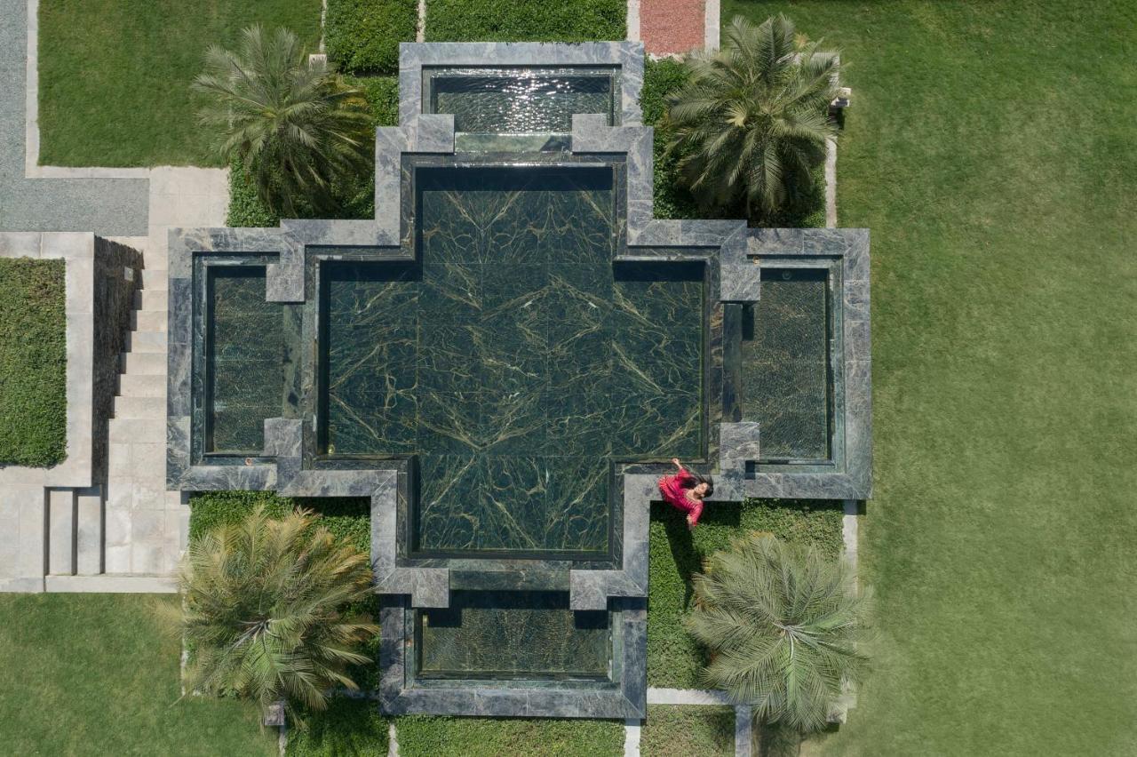 โรงแรมไทรเด้นท์ อุไดปัวร์ อุเดเปอร์ ภายนอก รูปภาพ The Cross Fountain